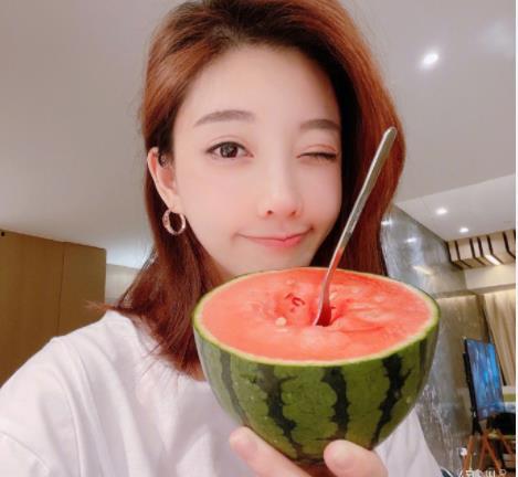 光遇吃瓜反被撩,反被甜蜜撩动心弦